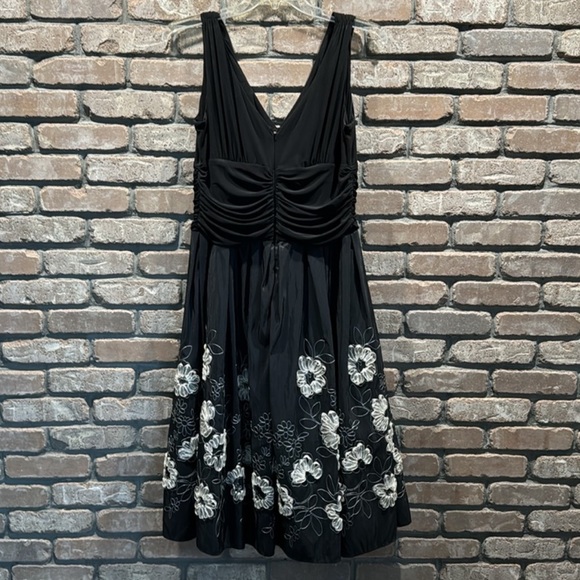 Dressbarn Collection Black & White Vintage Midi Floral Dress - Picture 3 of 8